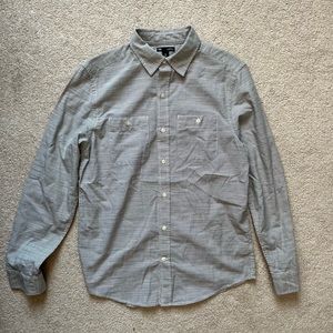 Gap long sleeve button down shirt